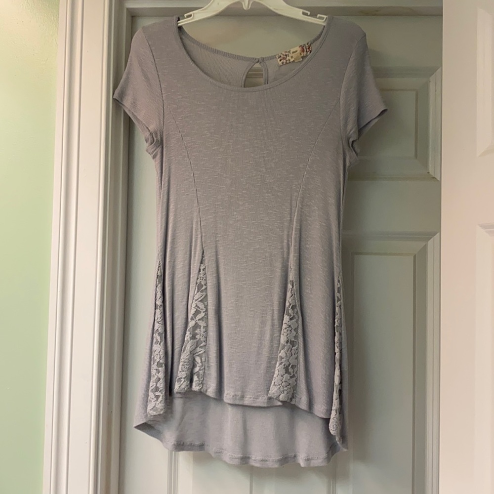 Gray t shirt with lace detailing